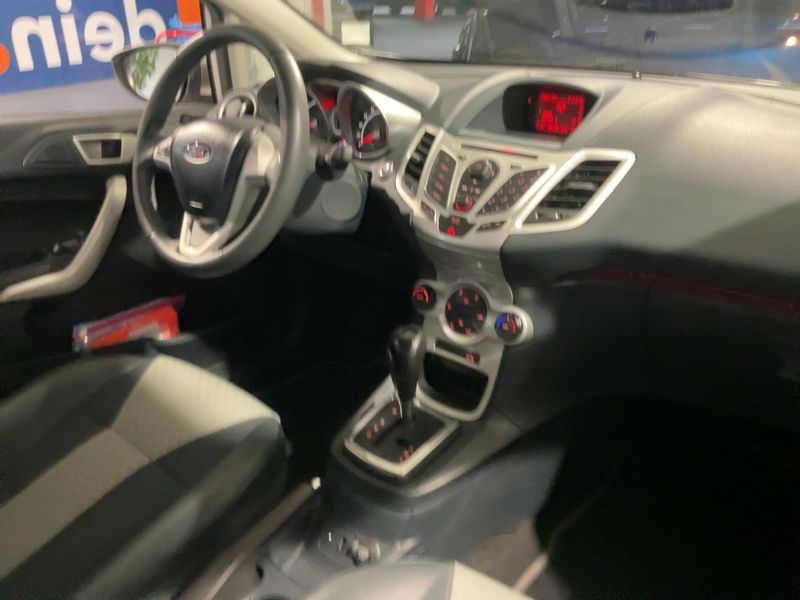 Ford Fiesta 1.4 Titanium — zdjęcie 12