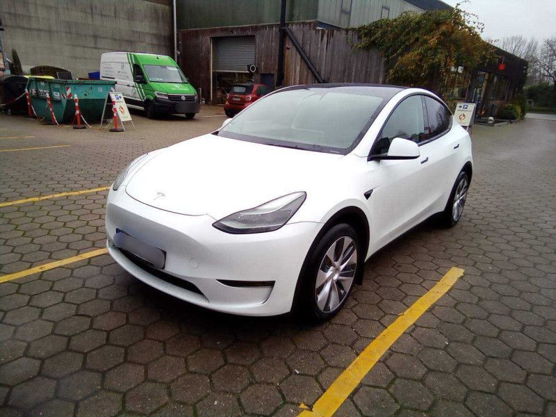 Tesla Model Y Max Range Dual AWD AWD