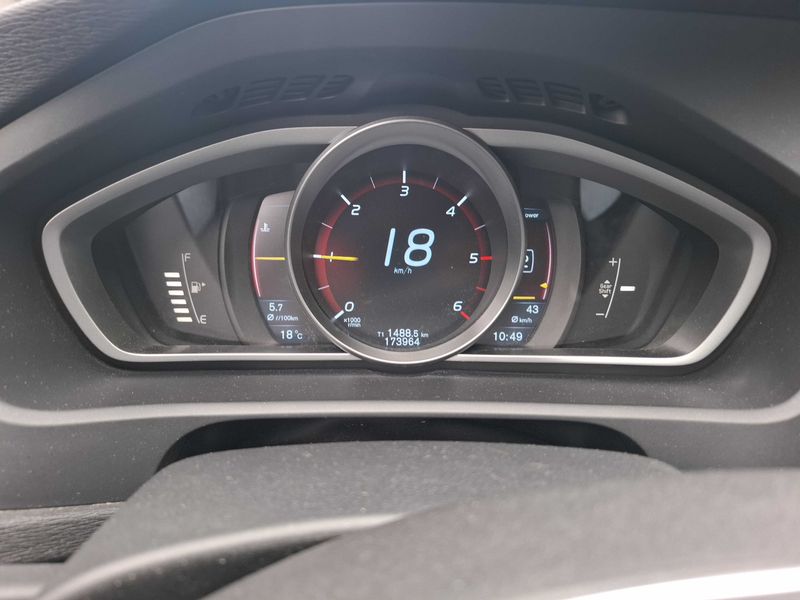 Volvo V40 1.6 D2 Momentum — zdjęcie 12