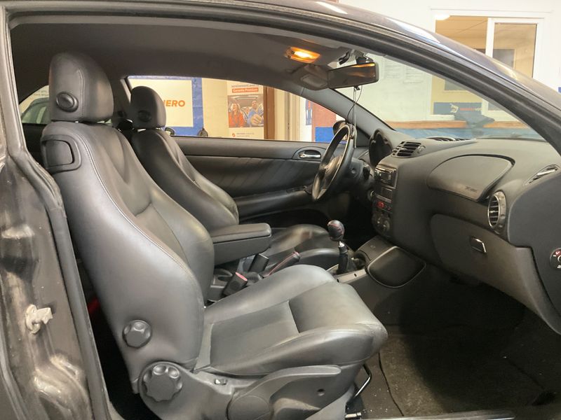 Alfa Romeo Alfa GT 1.9 JTD M-Jet Selective — zdjęcie 3