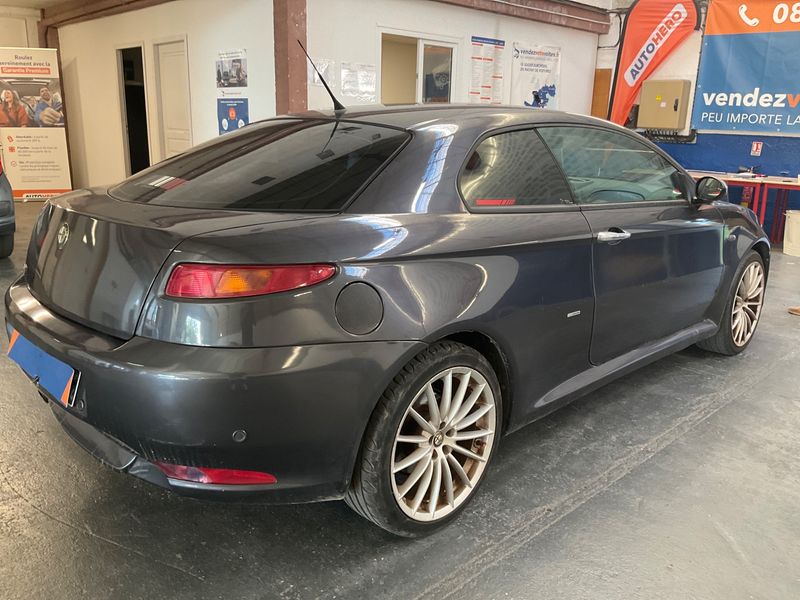 Alfa Romeo Alfa GT 1.9 JTD M-Jet Selective — zdjęcie 2