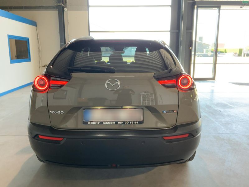 Mazda MX-30 electric drive 125 kW Makoto R-EV — zdjęcie 5