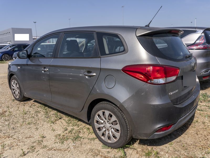 Kia Carens 1.7 CRDi Cool — zdjęcie 3