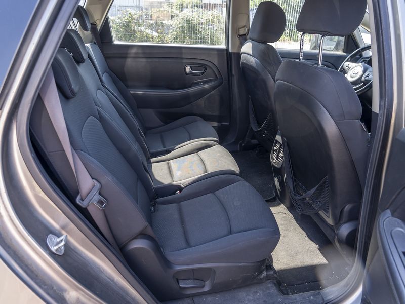 Kia Carens 1.7 CRDi Cool — zdjęcie 13