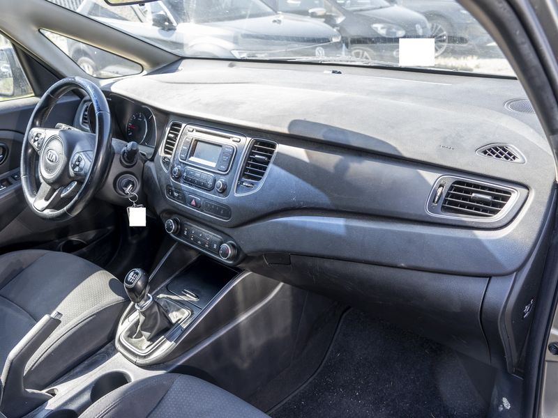 Kia Carens 1.7 CRDi Cool — zdjęcie 11