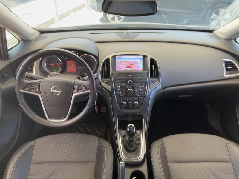 Opel Astra 1.7 CDTI Excellence 2013 – снимка 17