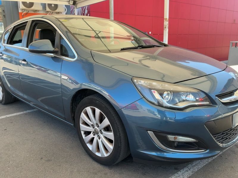 Opel Astra 1.7 CDTI Excellence 2013 – снимка 12