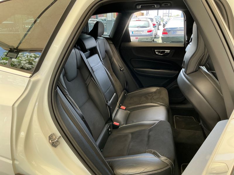 Volvo XC60 2.0 D4 R-Design 2WD 2018 – снимка 19
