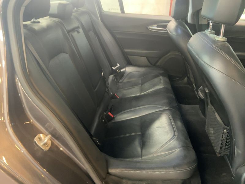 Alfa Romeo Giulia 2.2 JTDM Super — zdjęcie 14