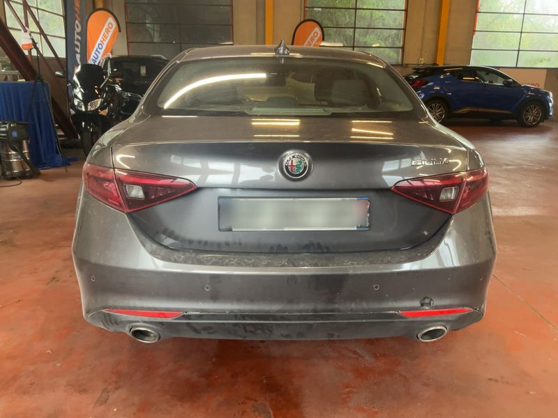 Alfa Romeo Giulia 2.2 JTDM Super — zdjęcie 5