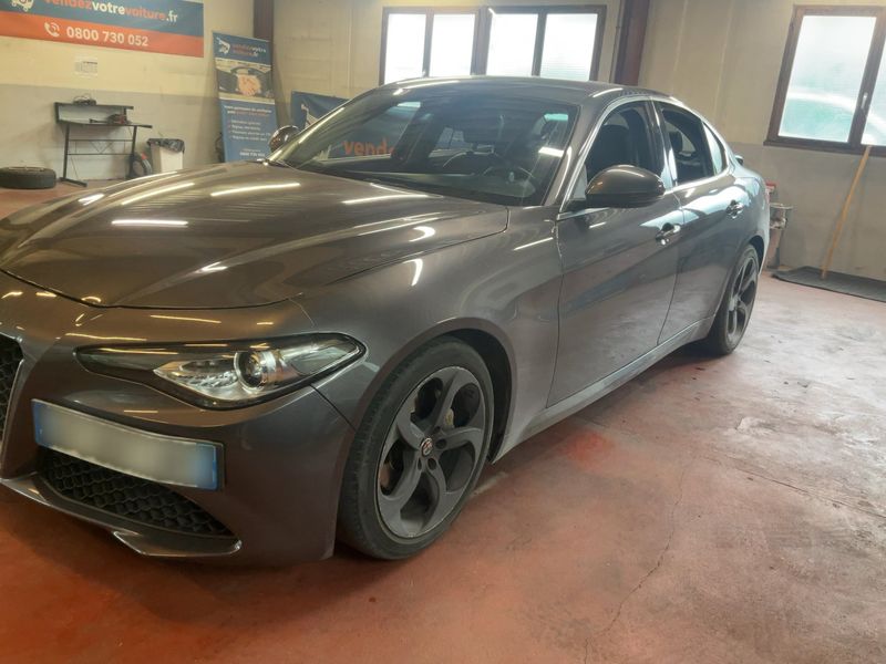Alfa Romeo Giulia 2.2 JTDM Super — zdjęcie 2