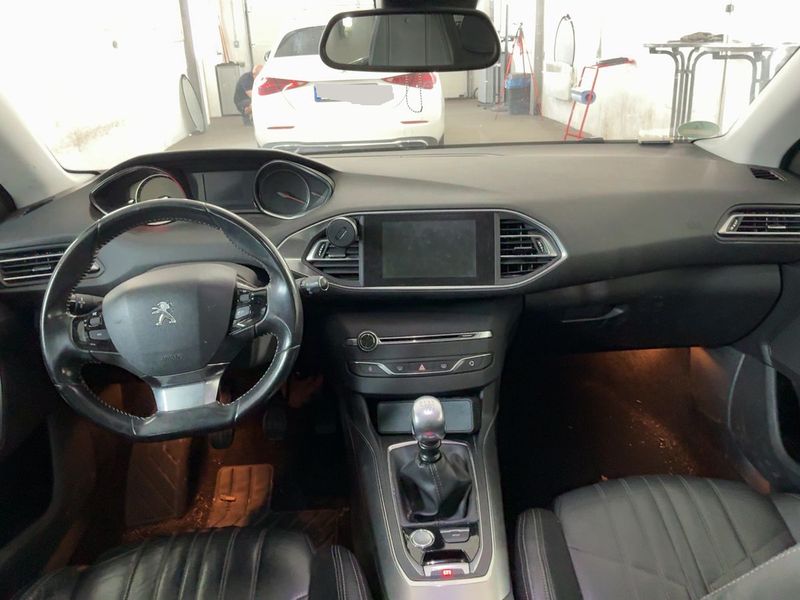 Peugeot 308 2.0 Blue-HDi Allure — zdjęcie 12