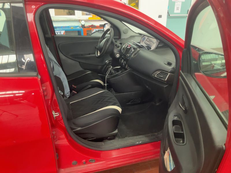 Lancia Ypsilon 1.2 Gold 2018 – снимка 16