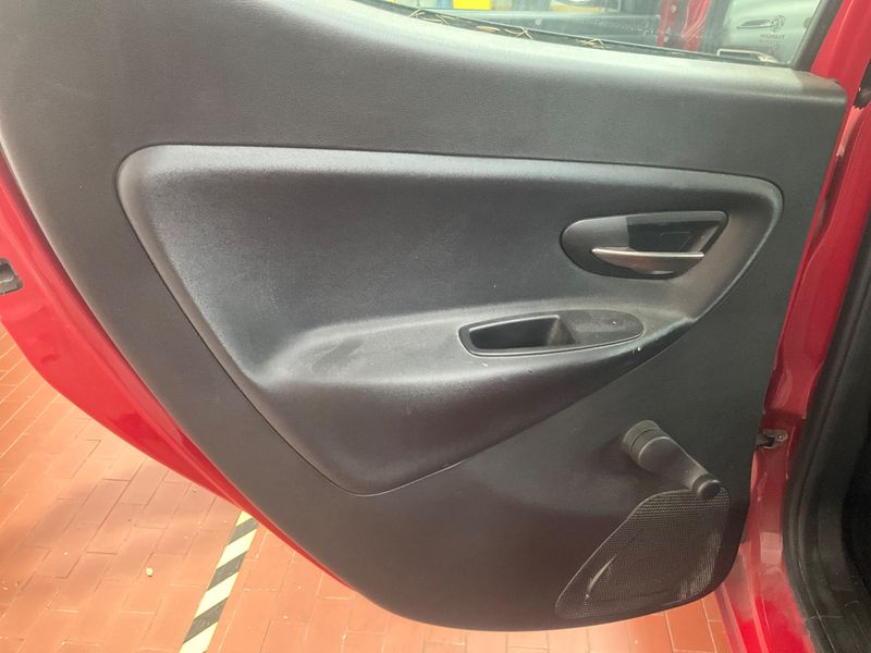Lancia Ypsilon 1.2 Gold 2018 – снимка 27
