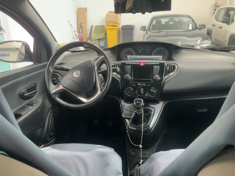 Lancia Ypsilon 1.2 Gold 2018 – снимка 17