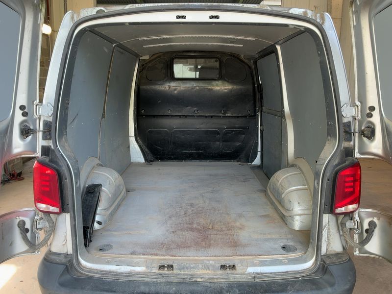 Volkswagen T6 Transporter 2.0 TDI Kasten FWD — zdjęcie 10