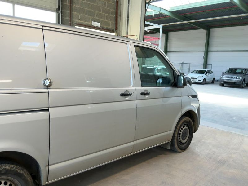 Volkswagen T6 Transporter 2.0 TDI Kasten FWD — zdjęcie 7