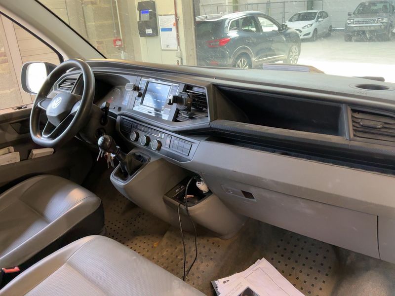 Volkswagen T6 Transporter 2.0 TDI Kasten FWD — zdjęcie 12