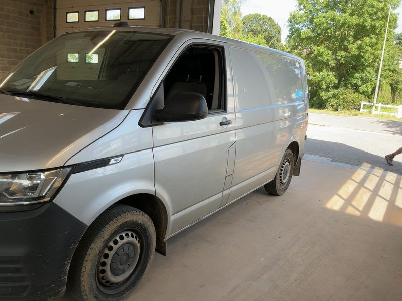 Volkswagen T6 Transporter 2.0 TDI Kasten FWD — zdjęcie 2