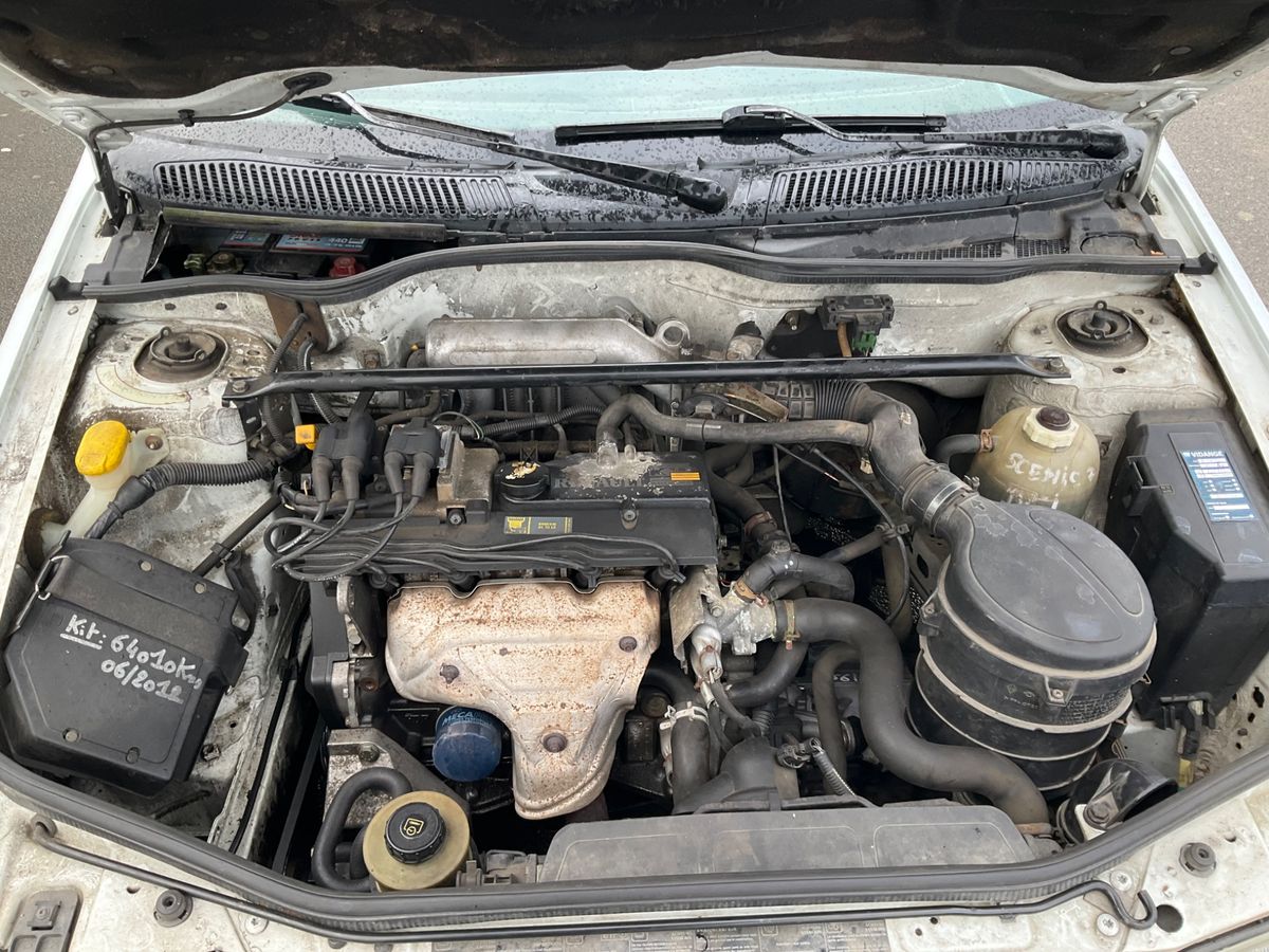 Renault Megane 1996 — photo 13