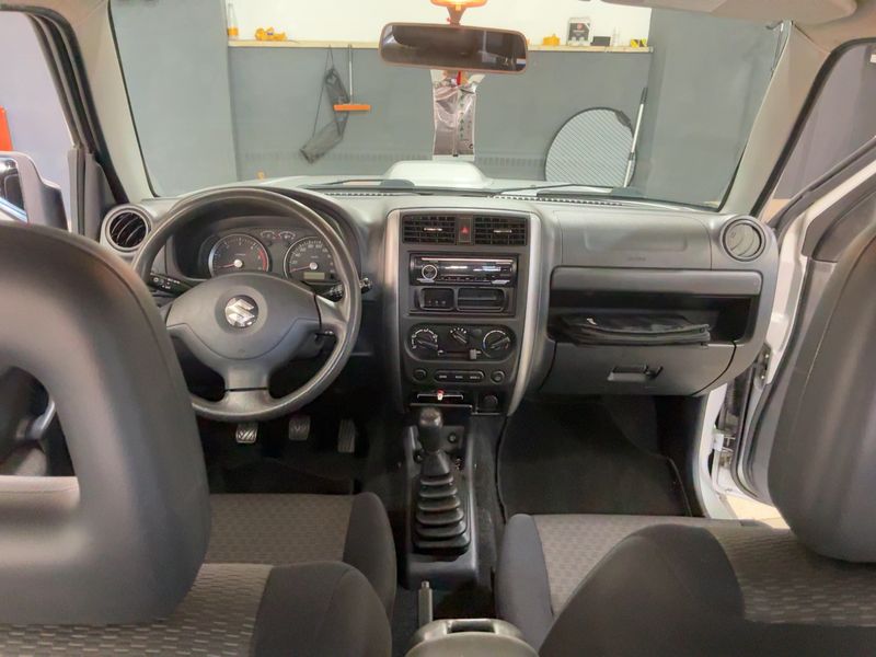 Suzuki Jimny 1.5 DDiS Club — zdjęcie 12