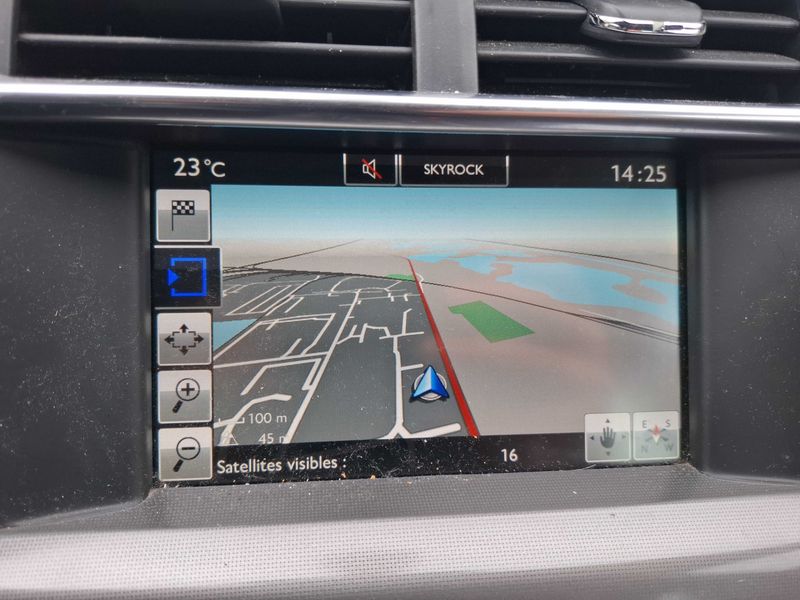 Citroen C4 1.2 e-THP Shine — zdjęcie 13
