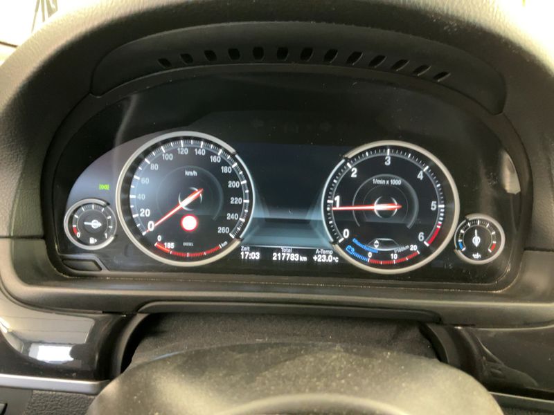 BMW 5er 525d — zdjęcie 13