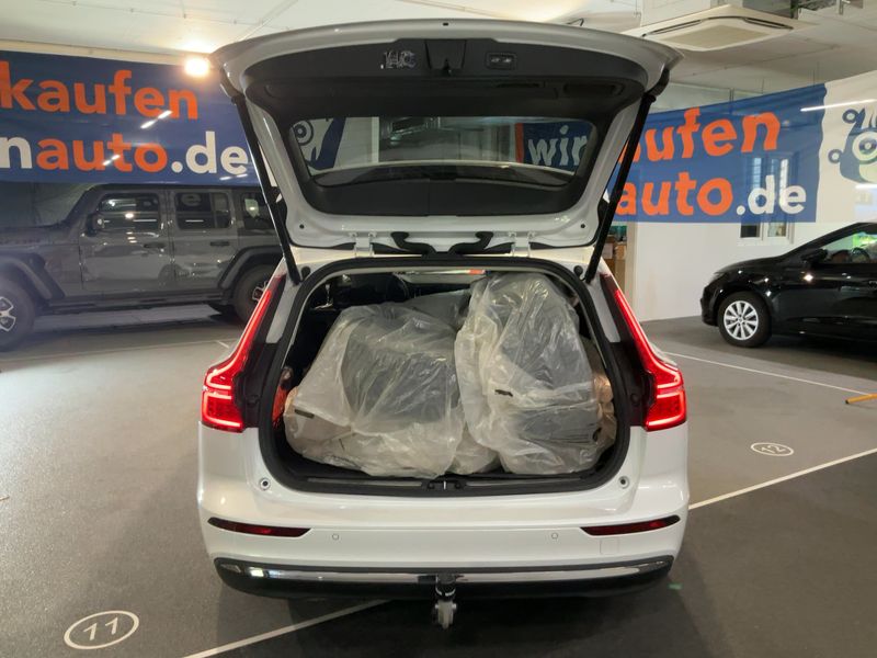 Volvo V60 2.0 T6 Recharge Plug-in Hybrid Core AWD — zdjęcie 10