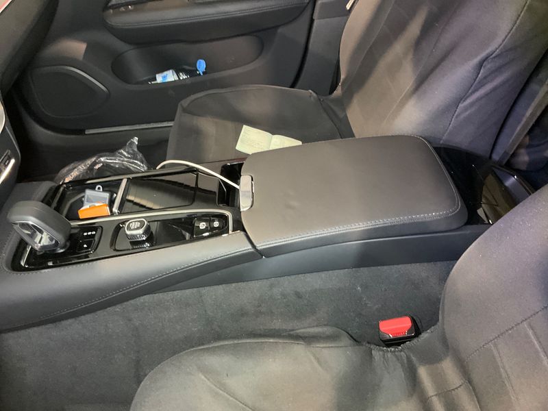 Volvo V60 2.0 T6 Recharge Plug-in Hybrid Core AWD 2024 – снимка 25