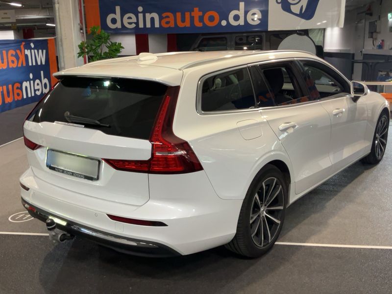 Volvo V60 2.0 T6 Recharge Plug-in Hybrid Core AWD — zdjęcie 6