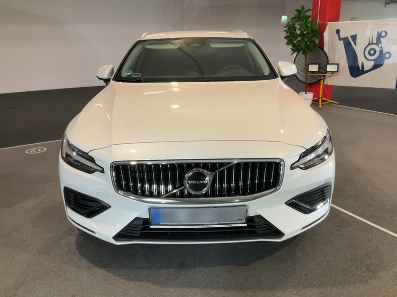 Volvo V60 2.0 T6 Recharge Plug-in Hybrid Core AWD — zdjęcie 9