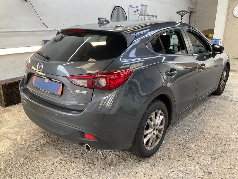 Mazda 3 2.2 Turbodiesel Center-Line — zdjęcie 2