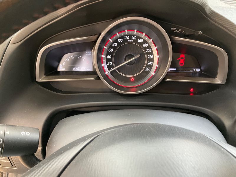 Mazda 3 2.2 Turbodiesel Center-Line — zdjęcie 4