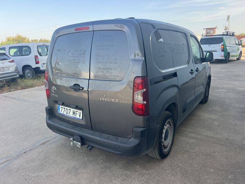 Toyota ProAce City 1.5 D-4D Combi L1 GX — zdjęcie 5