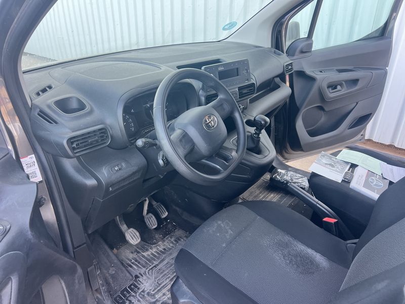 Toyota ProAce City 1.5 D-4D Combi L1 GX — zdjęcie 10