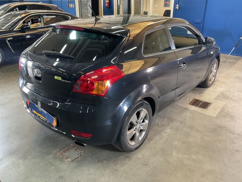 Kia pro_cee'd 1.4 Edition 7 — zdjęcie 2