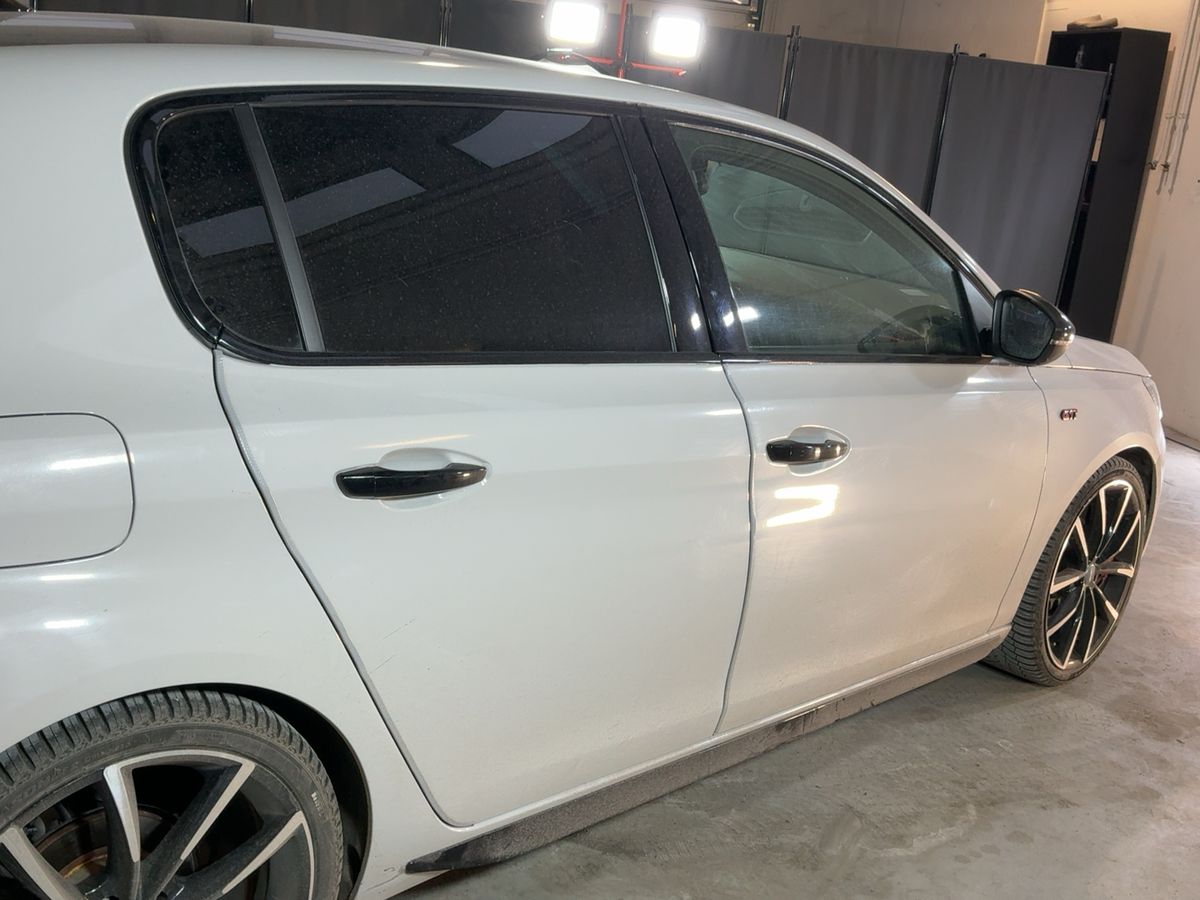 Peugeot 308 2018 — photo 11