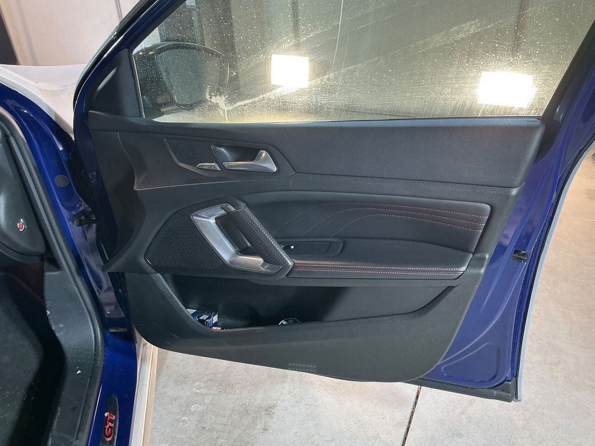 Peugeot 308 2018 — photo 36