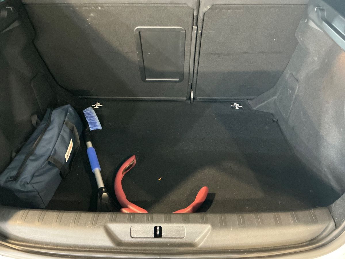 Peugeot 308 2018 — photo 46