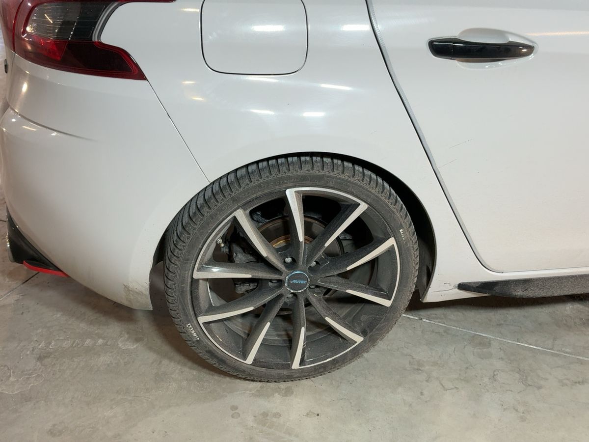 Peugeot 308 2018 — photo 10