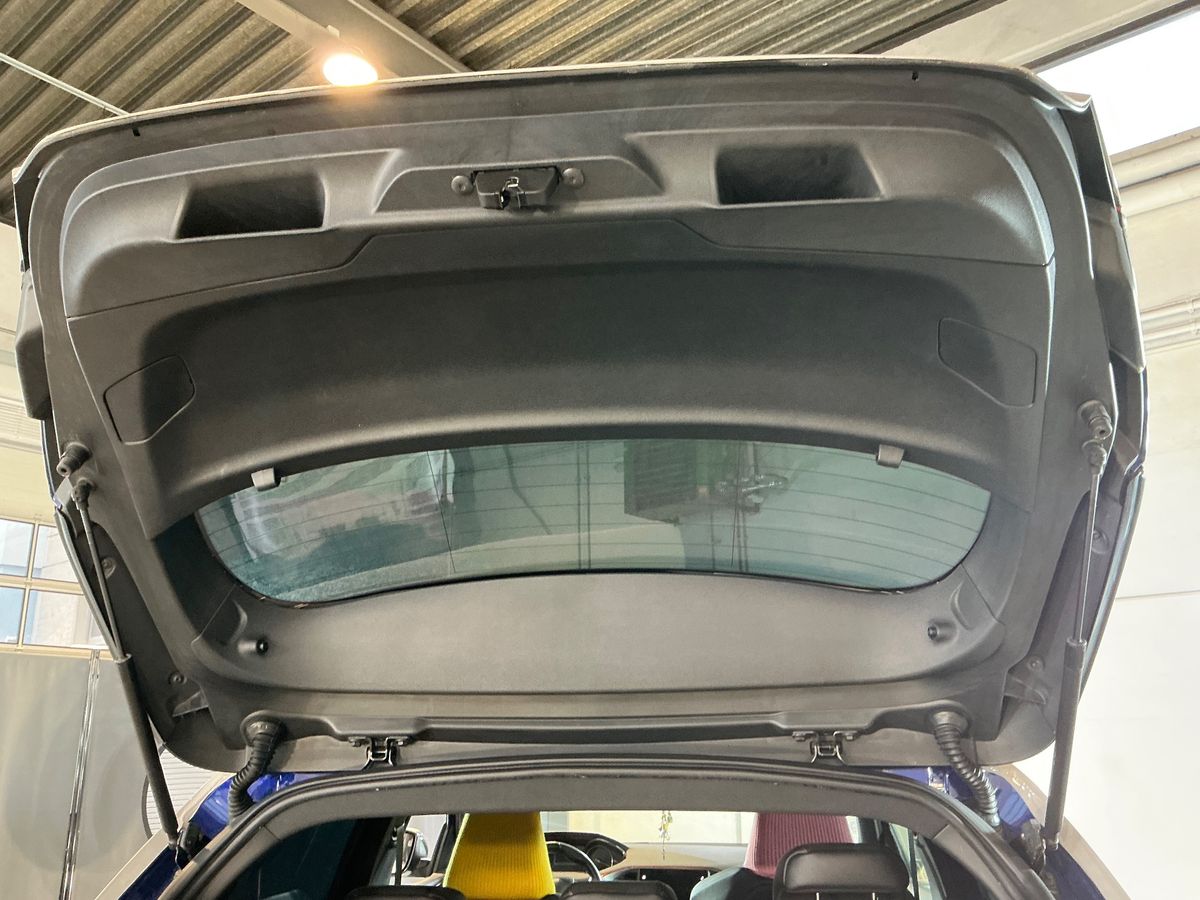 Peugeot 308 2018 — photo 45