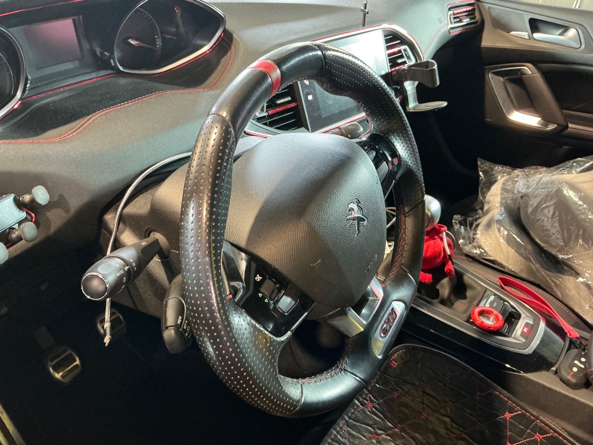 Peugeot 308 2018 — photo 34