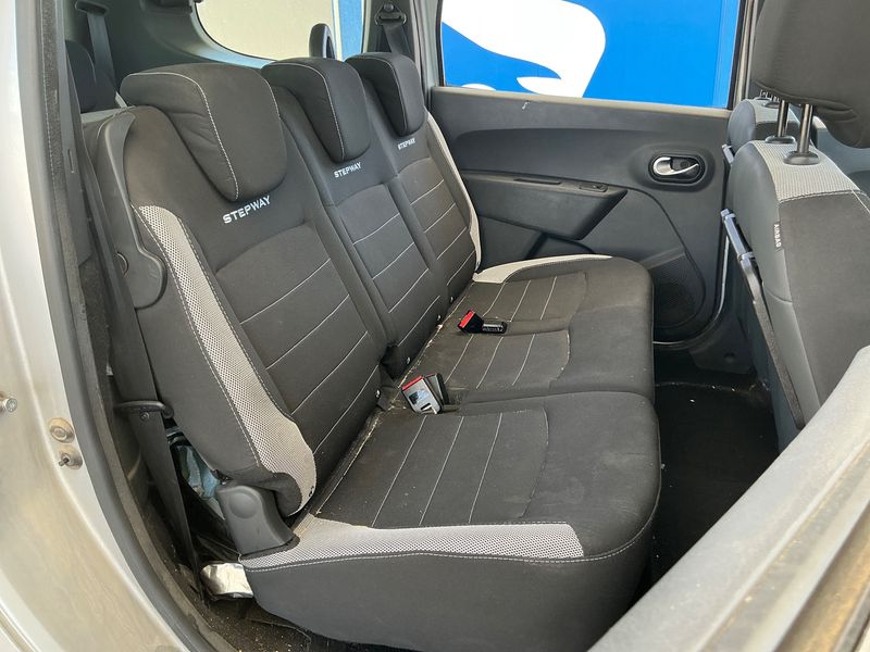 Dacia Lodgy 1.5 dCi Diesel Stepway Celebration — zdjęcie 14