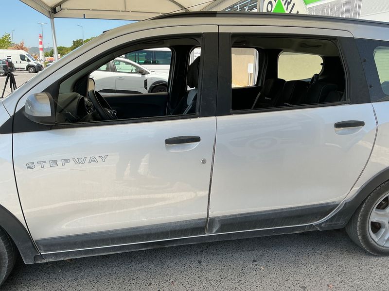 Dacia Lodgy 1.5 dCi Diesel Stepway Celebration — zdjęcie 4