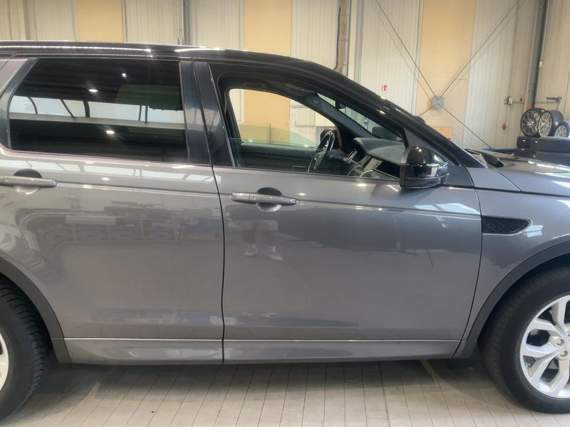 Land Rover Discovery Sport 2.0 Turbo HSE — zdjęcie 7