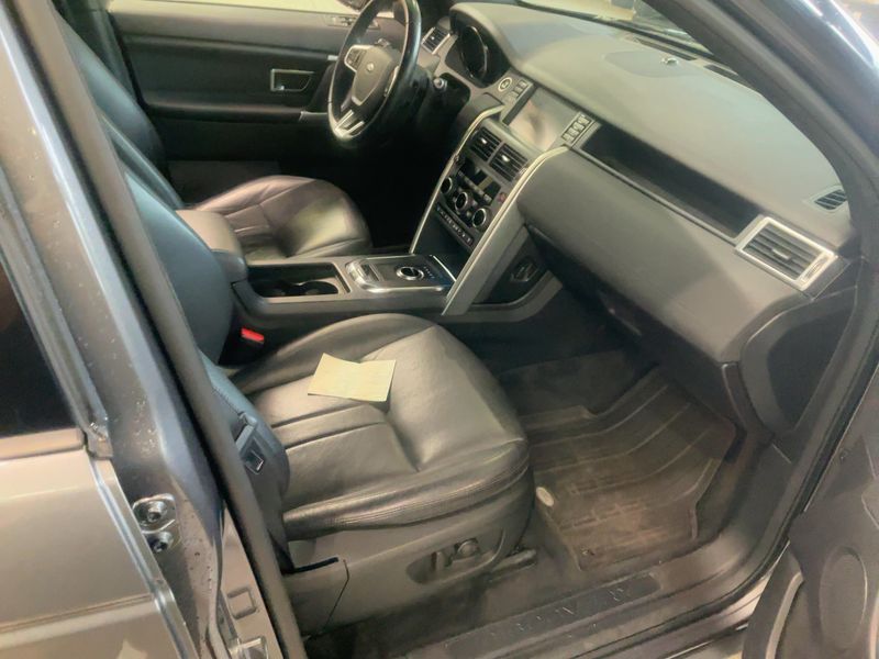 Land Rover Discovery Sport 2.0 Turbo HSE — zdjęcie 11