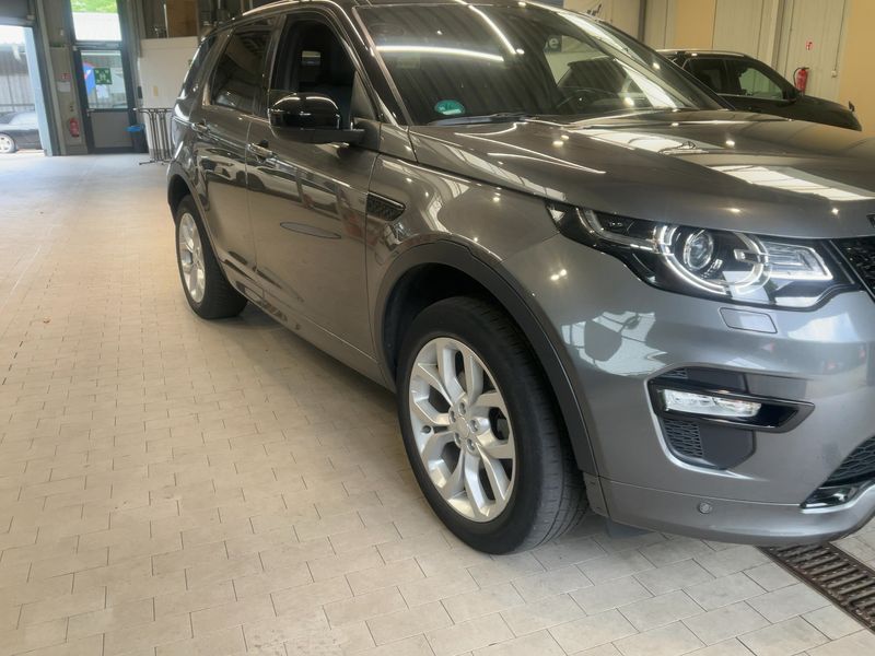 Land Rover Discovery Sport 2.0 Turbo HSE — zdjęcie 8