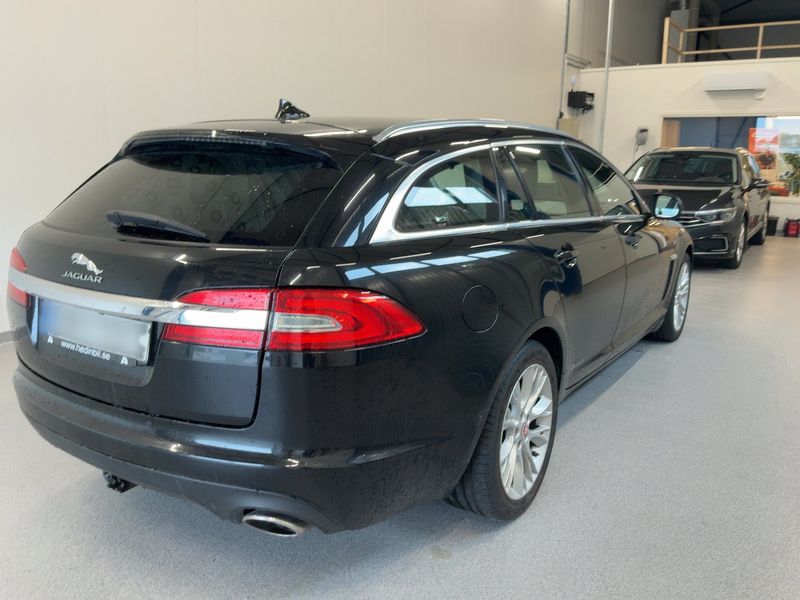 Jaguar XF 2.2 D — zdjęcie 6