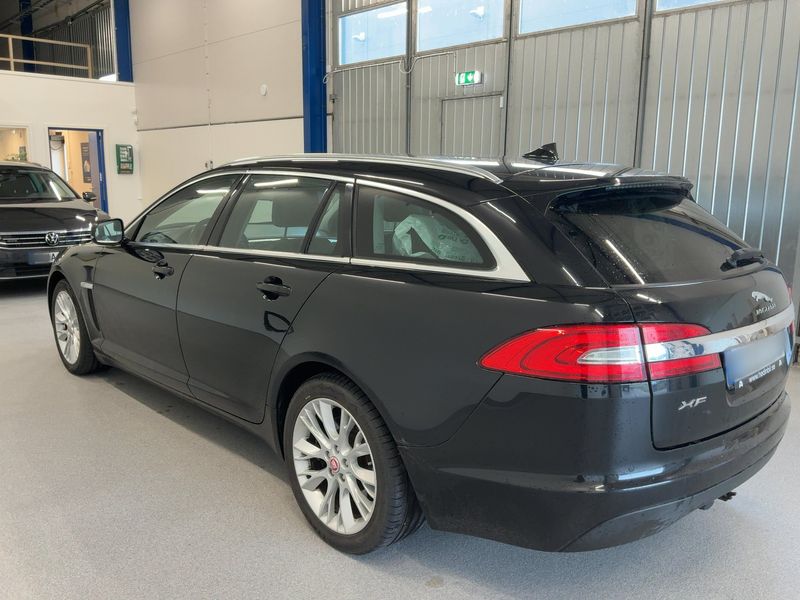 Jaguar XF 2.2 D — zdjęcie 3