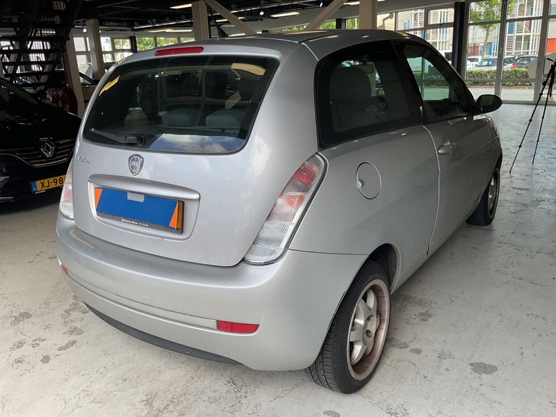 Lancia Ypsilon 1.2 — zdjęcie 2
